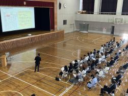 令和８年度ＰＴＡ総会および学年別保護者研修会が行われました。　