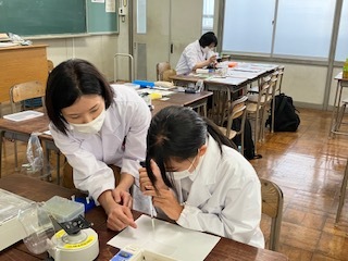 武生東高等学校 Hino・Quest(【2023年度1年生】産官学連携サイエンス講座① 福井工業大学から教授を招いて,生物系および化学系の実験を行いました。)