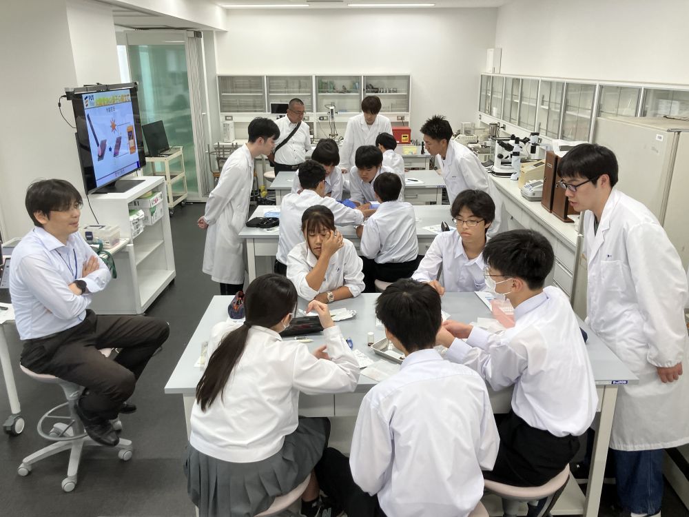 武生東高等学校　Hino・Quest（福井工業大学で生物系および化学系の実験を行いました）