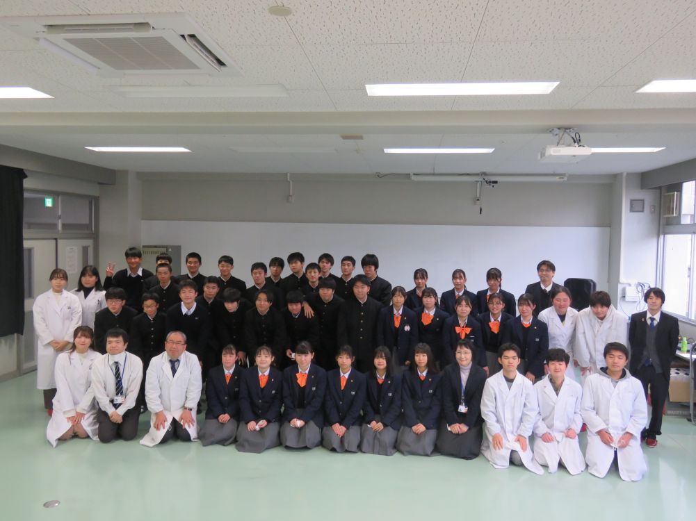 武生東高等学校 Hino・Quest(【2022年度1年生】産官学連携⑤サイエンス講座として,福井工業大学から教授と学生を招いて,生物系・化学系の2講座で実験を行いました。)