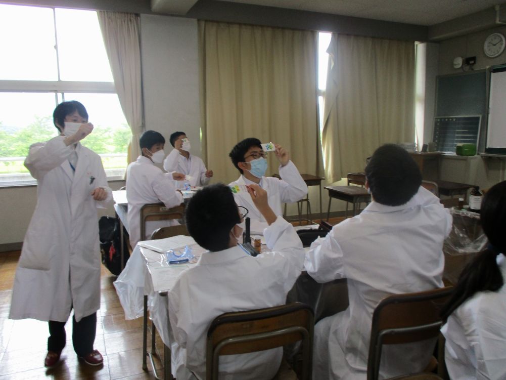 武生東高等学校 Hino・Quest(【2022年度1年生】産官学連携④サイエンス講座として,福井工業大学から教授を招いて,生物系・化学系の2講座で実験を行いました。)