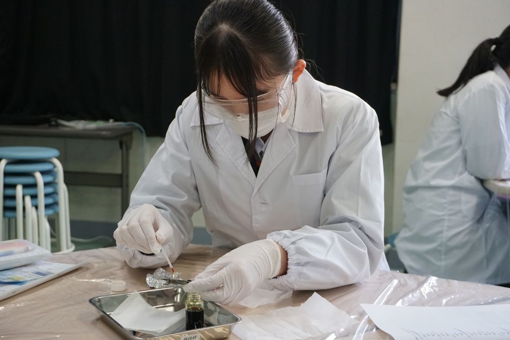 武生東高等学校 Hino・Quest(【2023年度1年生】福井工業大学から教授を招いて,生物系および化学系の実験を行いました。)