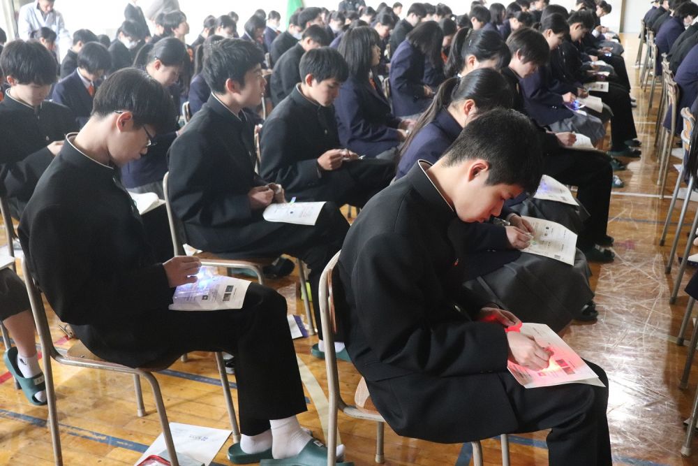 武生東高等学校 Hino・Quest(【2024年度1年生】1年生「理数探究基礎」探究活動の基礎を学びました!)